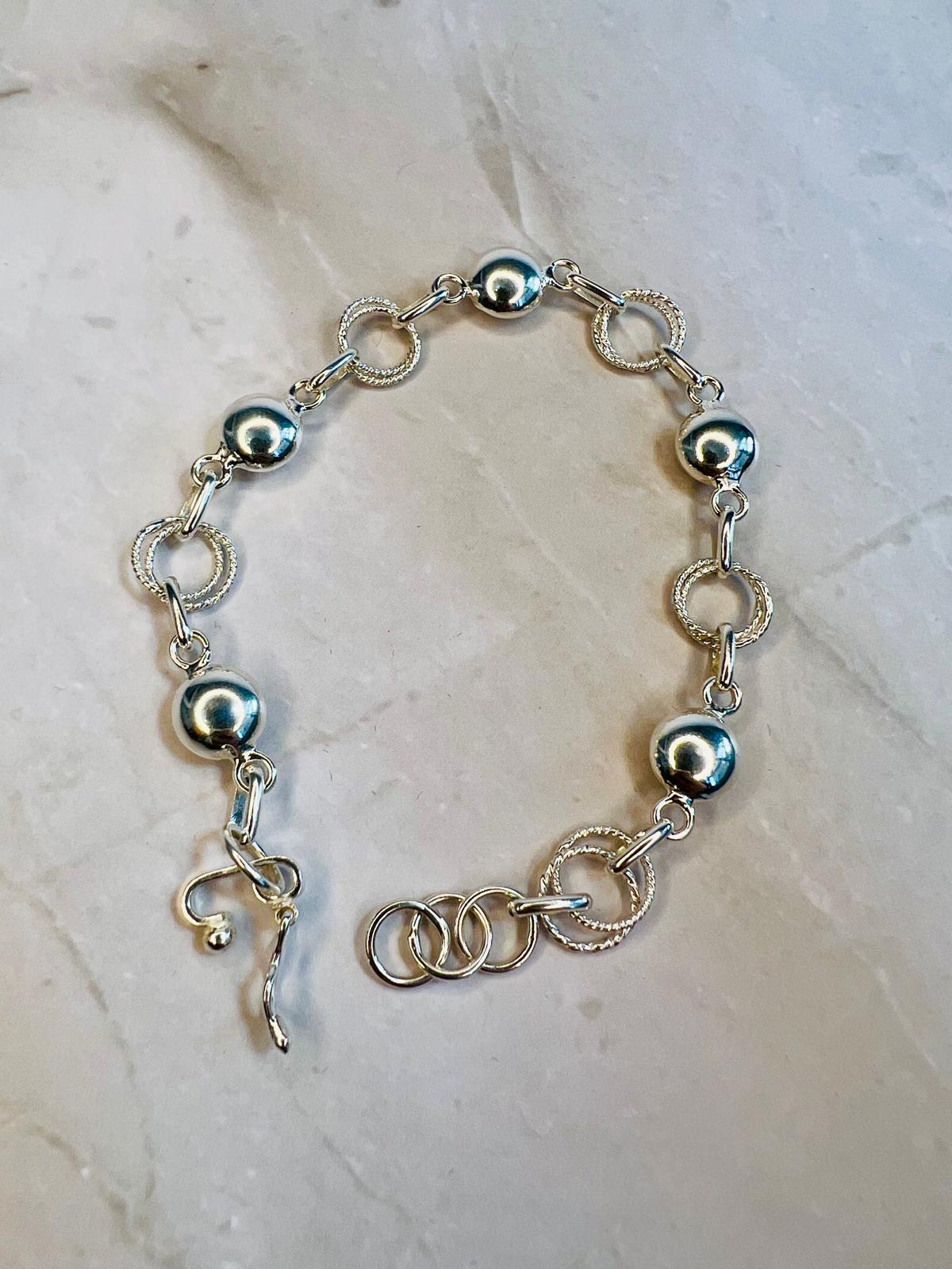 Textured & Polished Link Bracelets – Qori Atelier